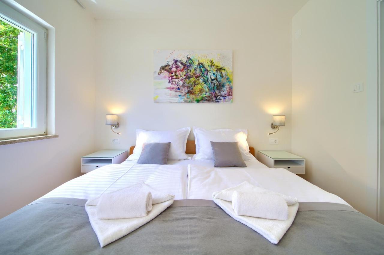 קרק Apartments Adria Danka מראה חיצוני תמונה