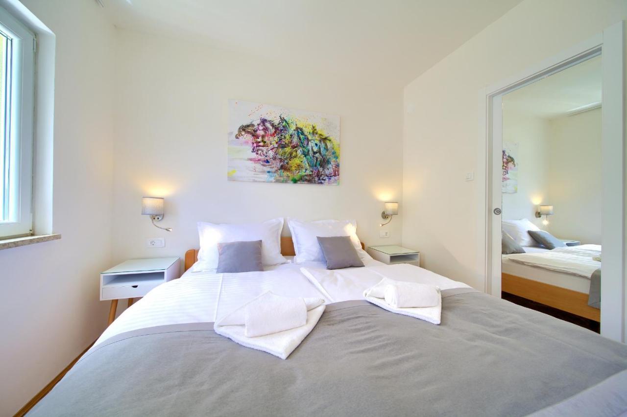 קרק Apartments Adria Danka מראה חיצוני תמונה