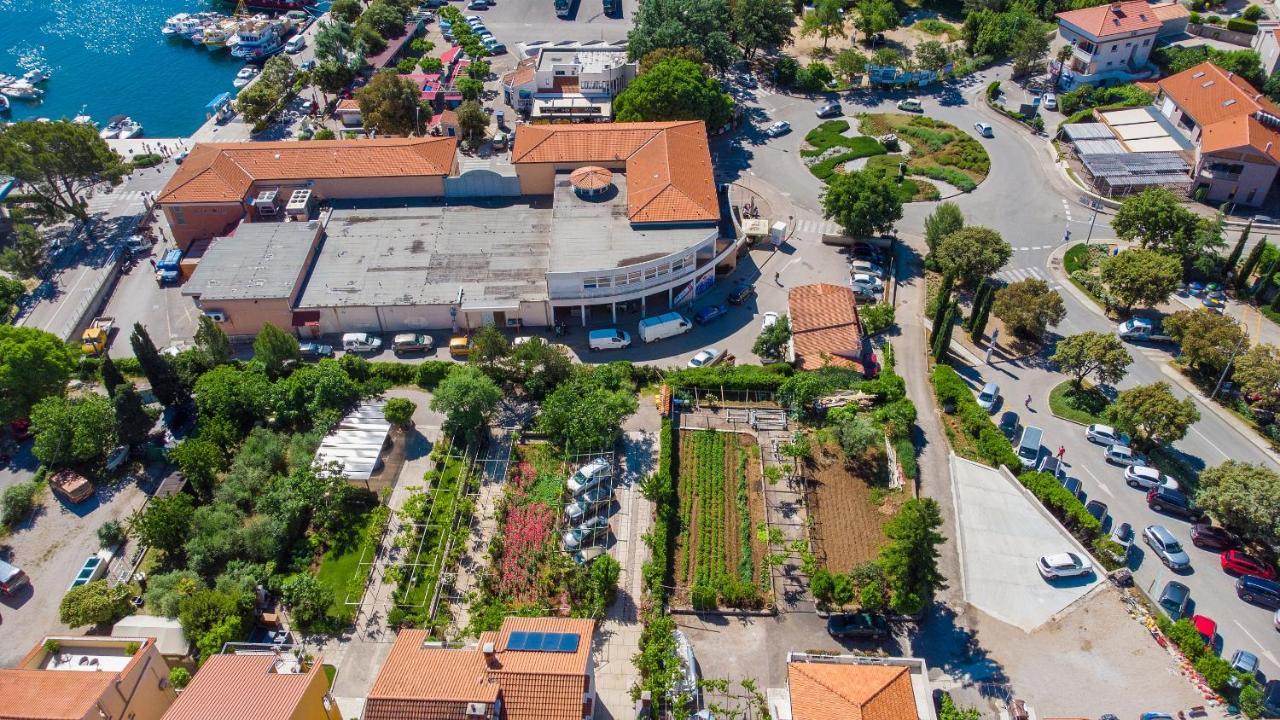 קרק Apartments Adria Danka מראה חיצוני תמונה