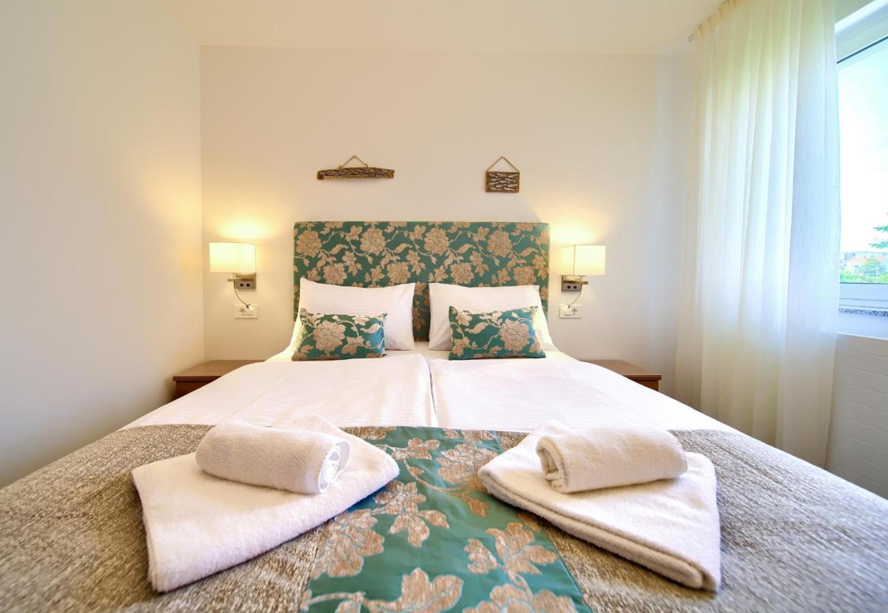 קרק Apartments Adria Danka מראה חיצוני תמונה