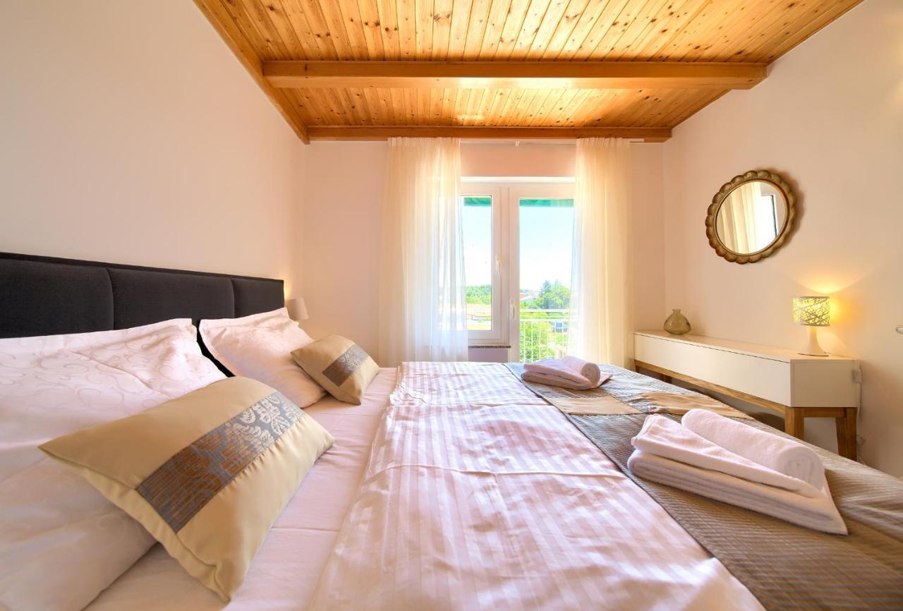 קרק Apartments Adria Danka מראה חיצוני תמונה