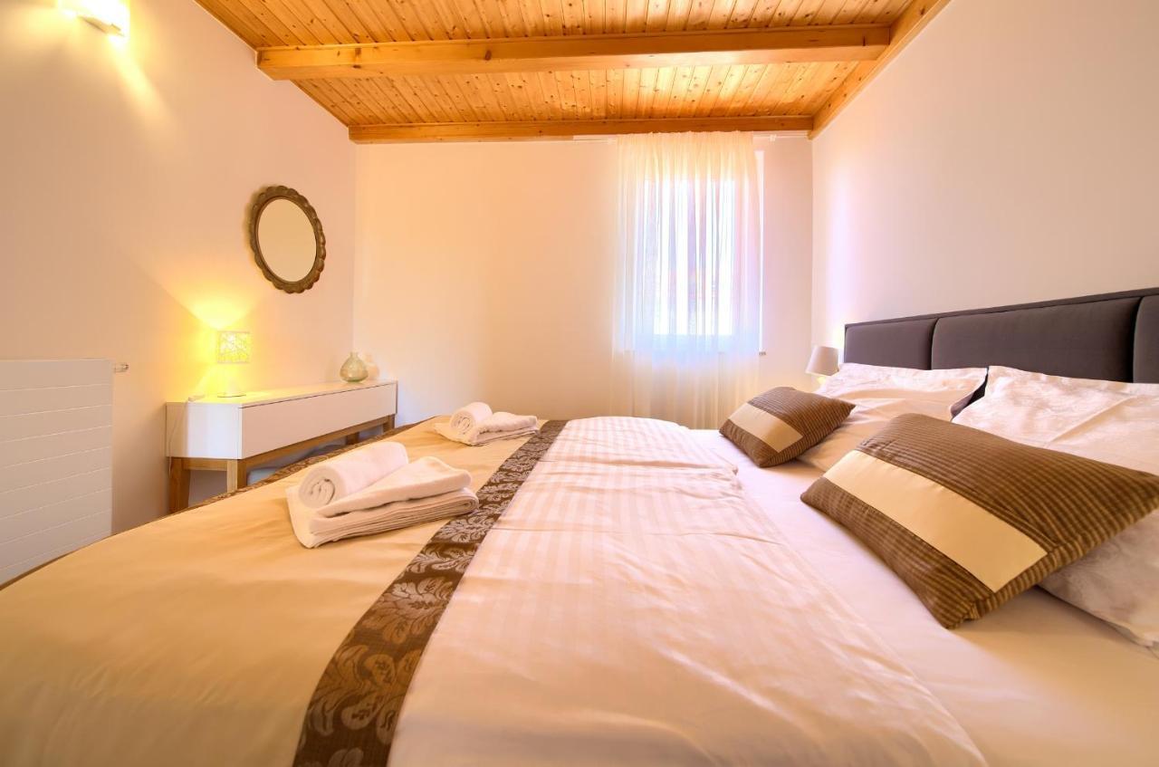 קרק Apartments Adria Danka מראה חיצוני תמונה