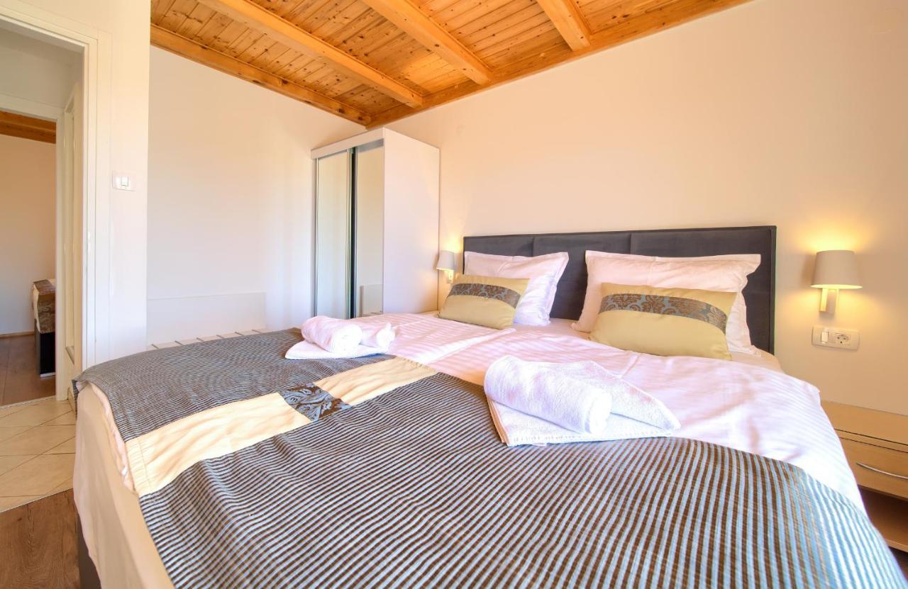 קרק Apartments Adria Danka מראה חיצוני תמונה
