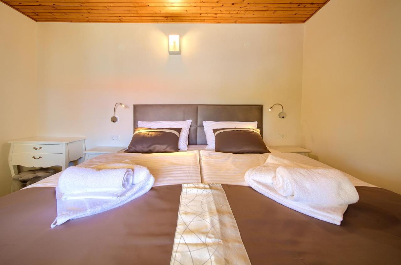 קרק Apartments Adria Danka מראה חיצוני תמונה