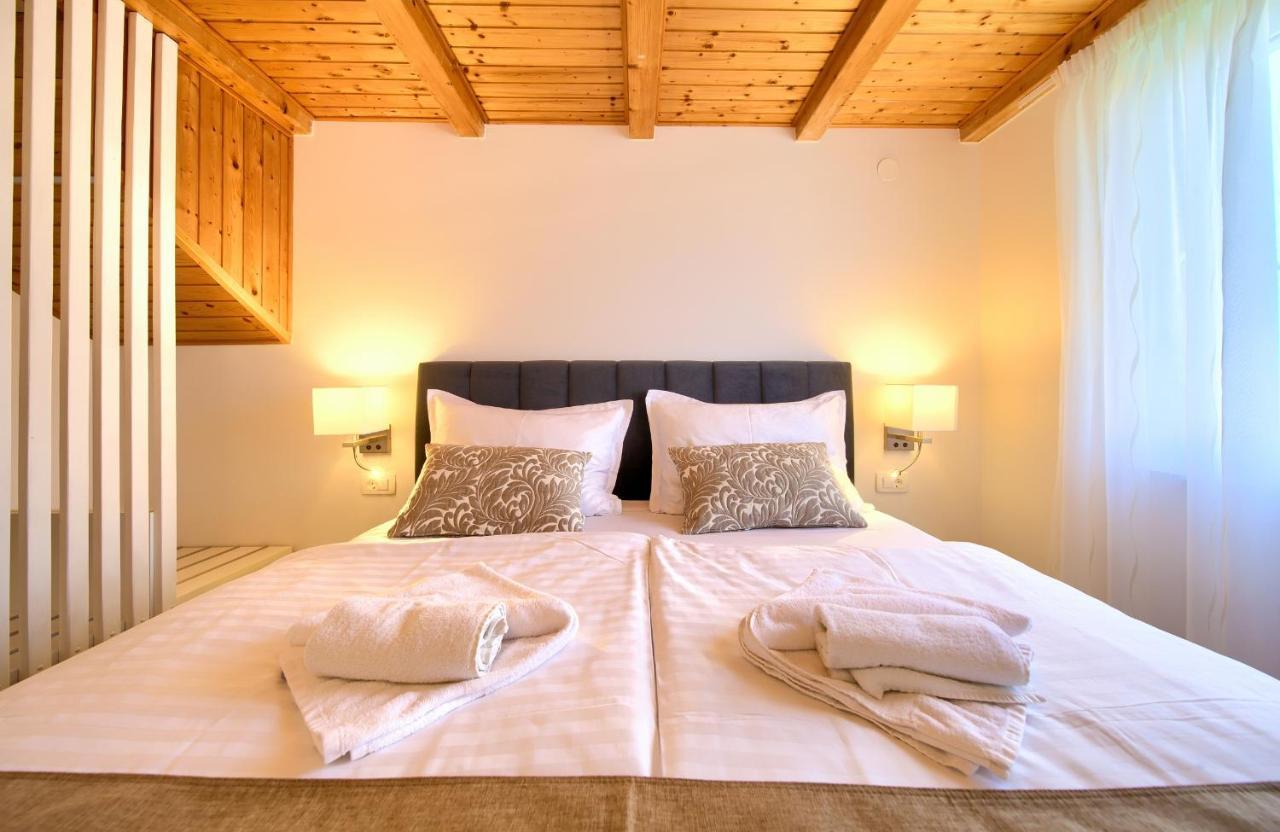 קרק Apartments Adria Danka מראה חיצוני תמונה