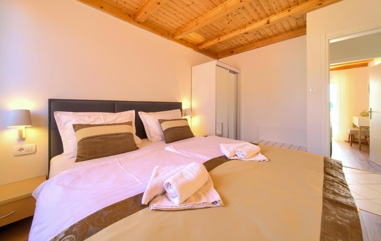 קרק Apartments Adria Danka מראה חיצוני תמונה
