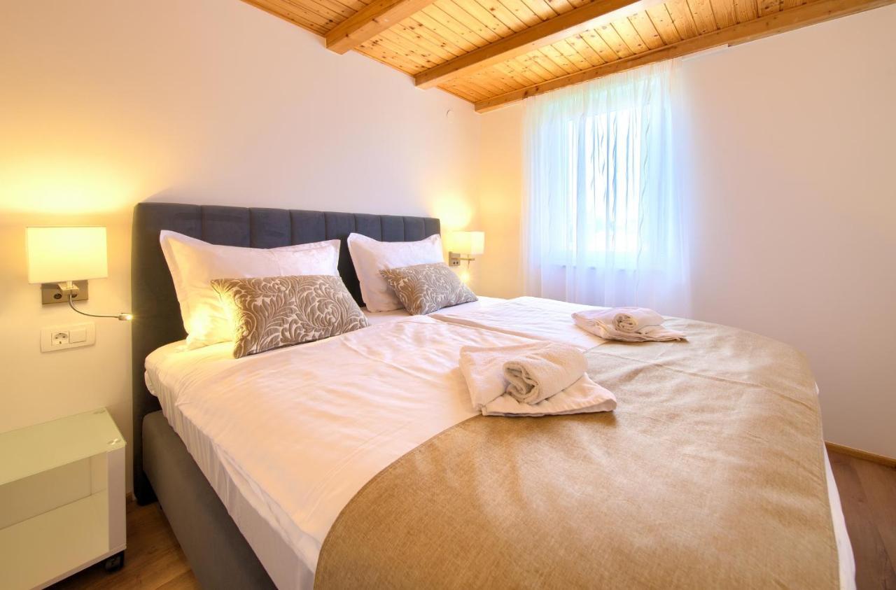 קרק Apartments Adria Danka מראה חיצוני תמונה