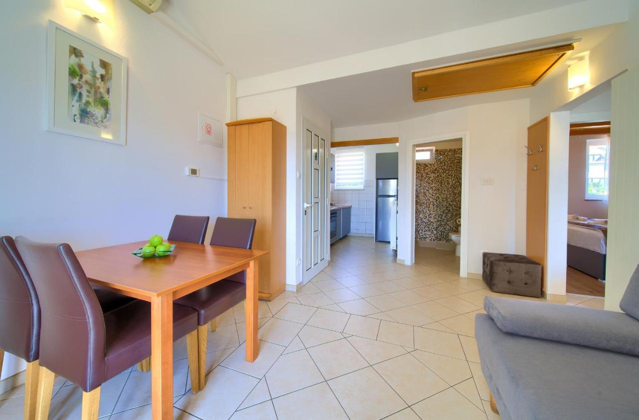 קרק Apartments Adria Danka מראה חיצוני תמונה