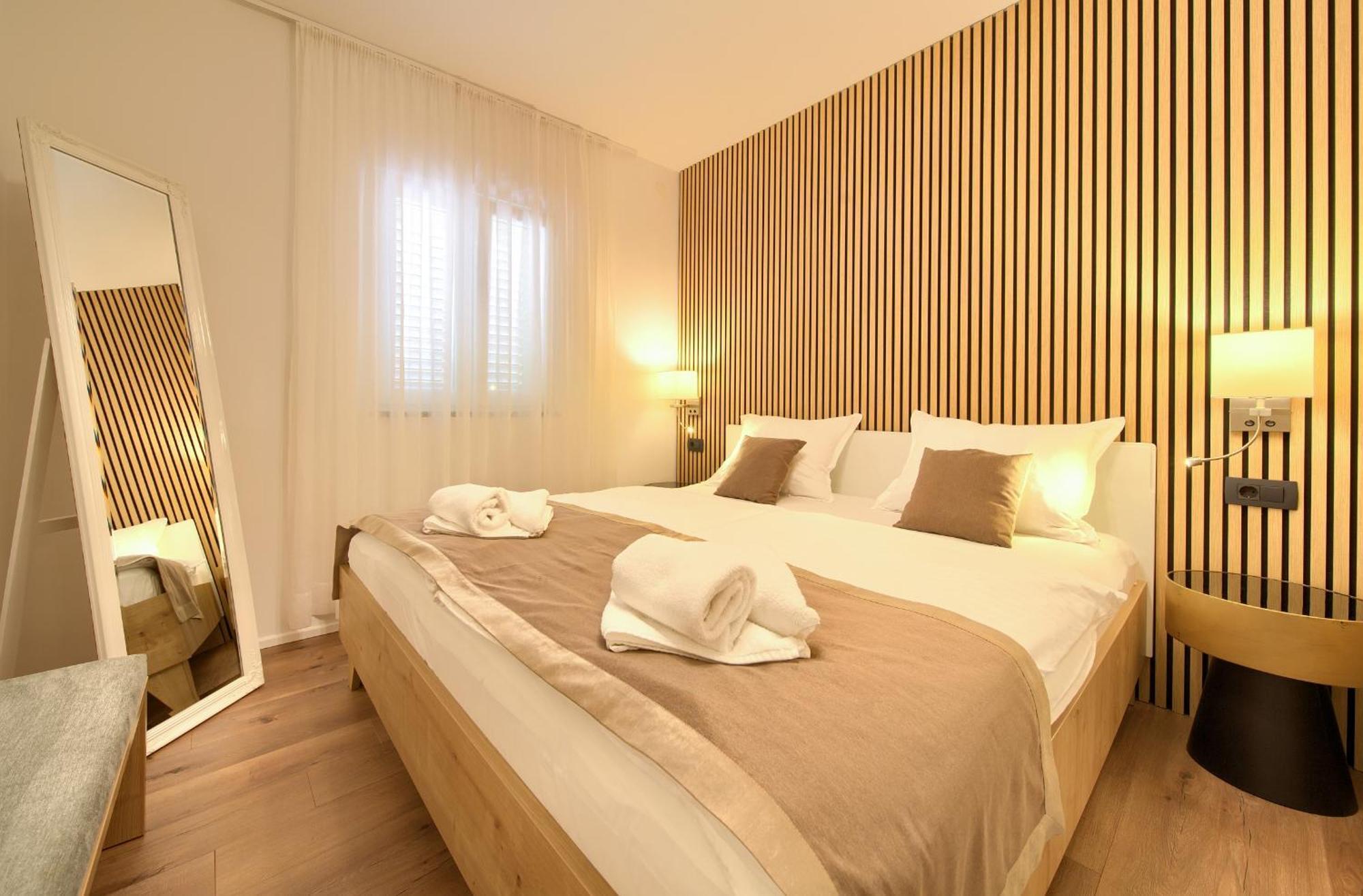 קרק Apartments Adria Danka מראה חיצוני תמונה