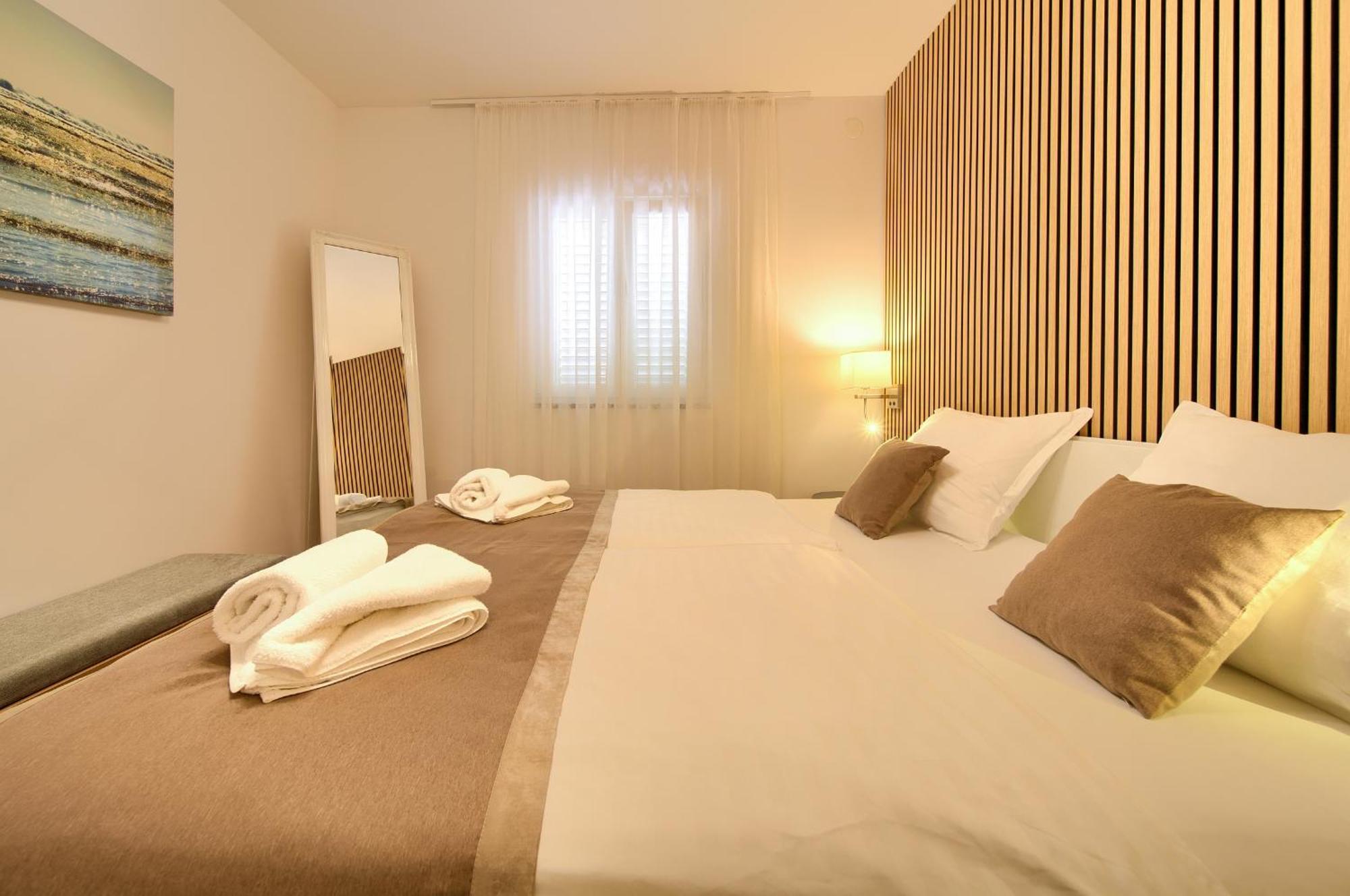 קרק Apartments Adria Danka מראה חיצוני תמונה