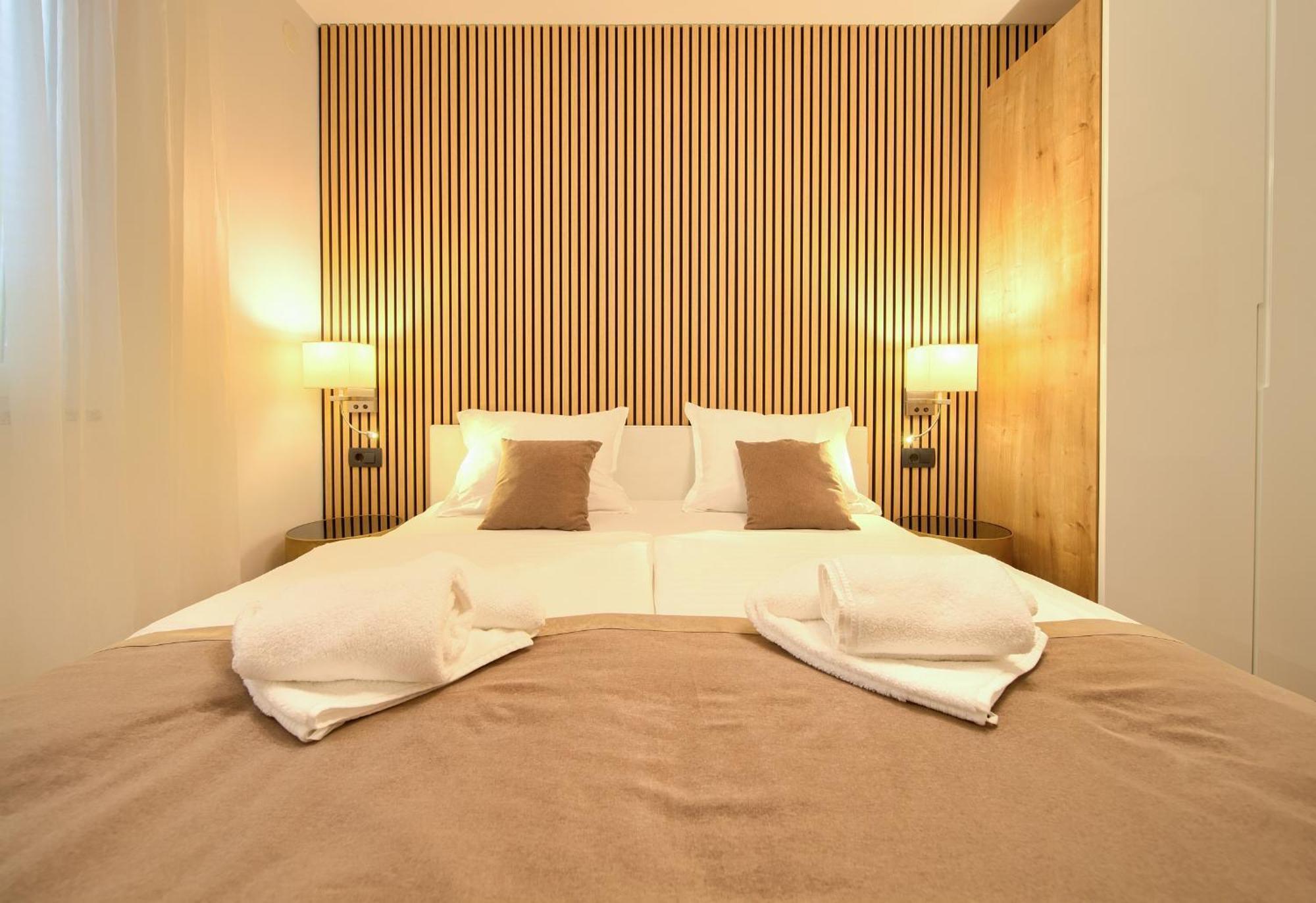 קרק Apartments Adria Danka מראה חיצוני תמונה